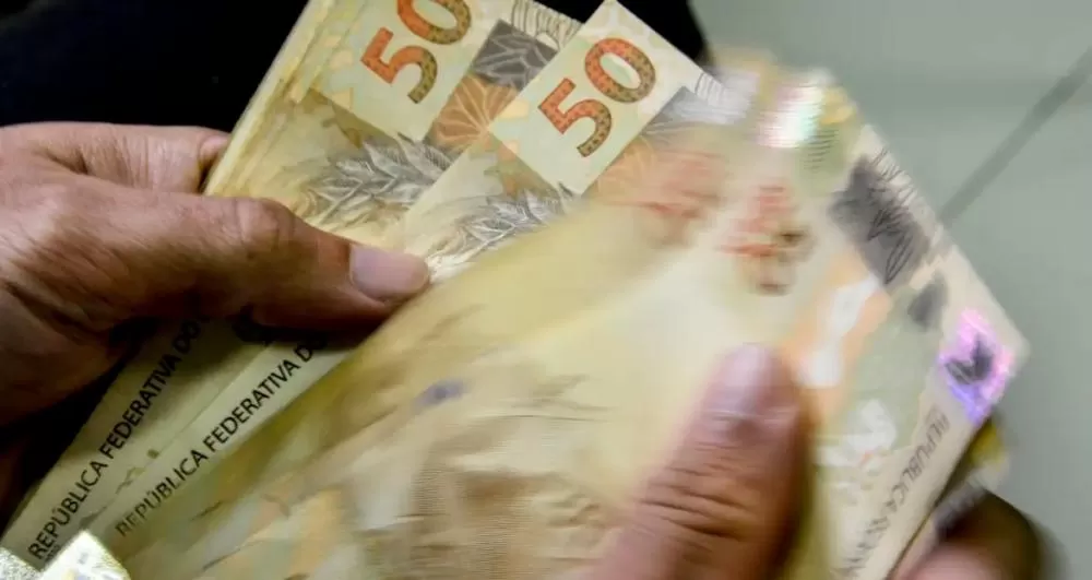 Isenção de IR para quem ganha até R$ 5 mil entra em vigor 