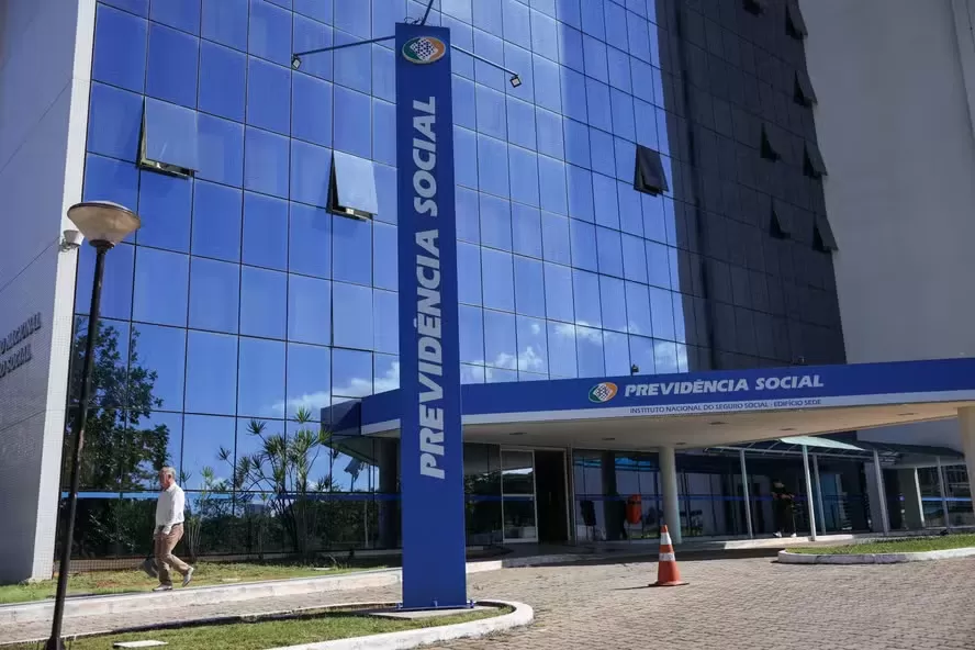 Aposentadorias e pensões do INSS acima do salário mínimo são reajustadas; veja valores