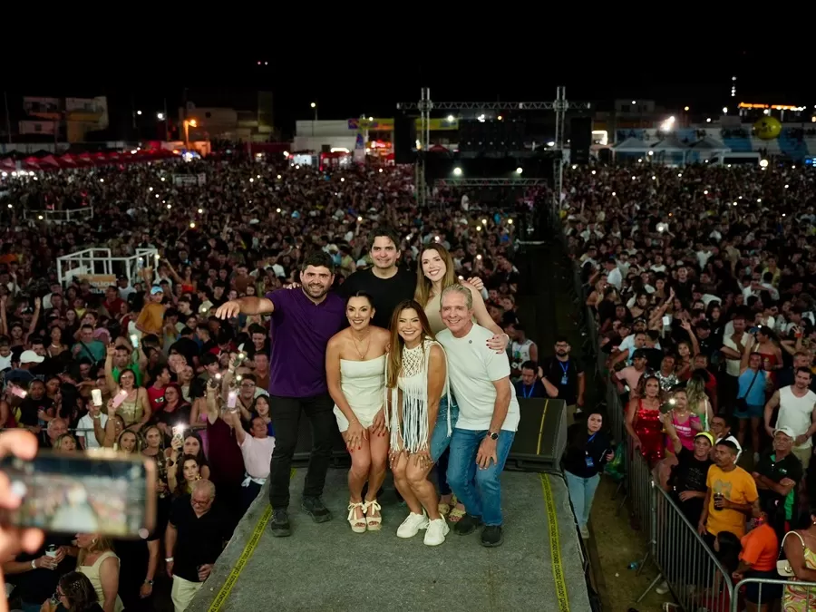 Murilo Galdino prestigia festa dos 161 anos de emancipação política de Itaporanga e destaca competência da gestão