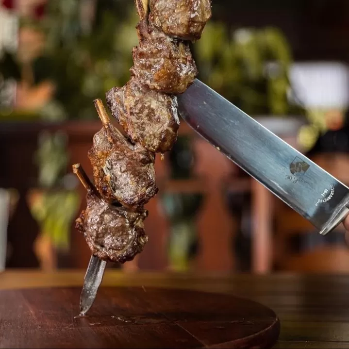 Homem é preso após sair de churrascaria no Sertão da Paraíba sem pagar uma pataca
