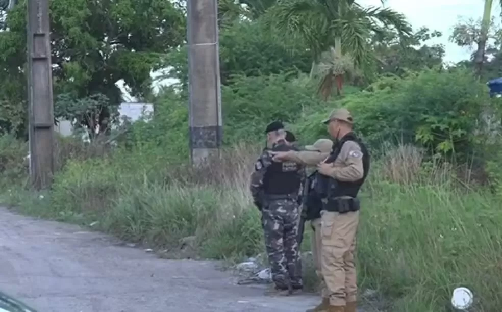 Corpo é encontrado na manhã desta quinta-feira (22) com mãos amarradas na BR-230, em Bayeux 