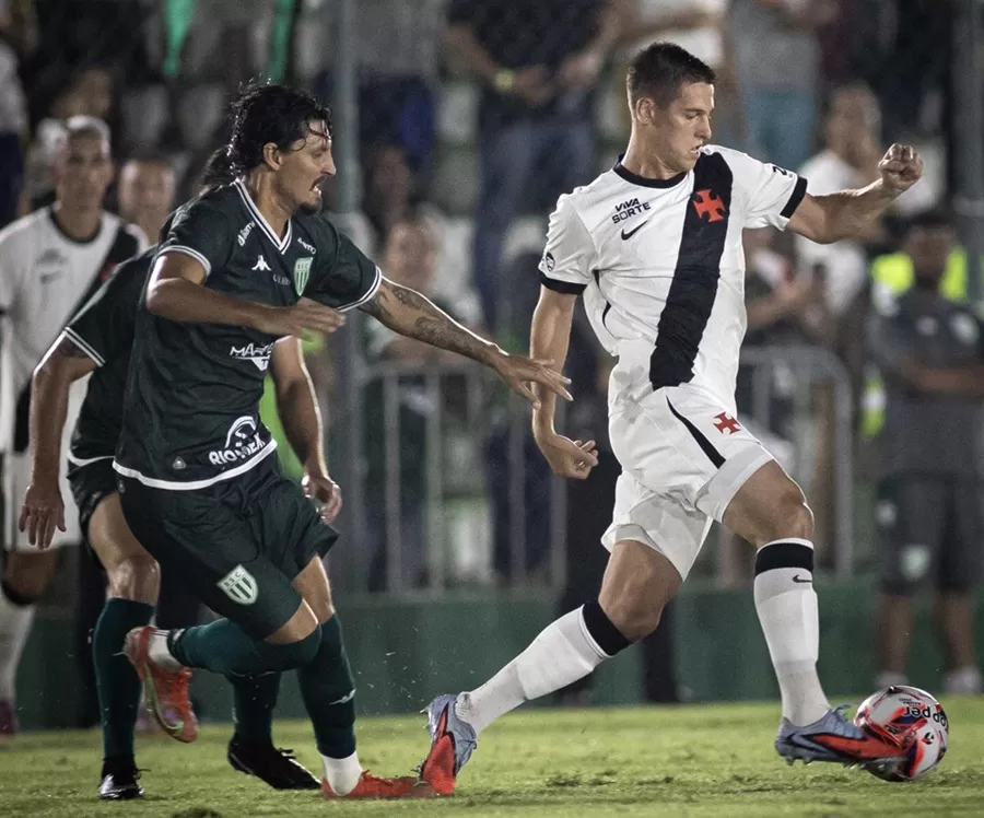 Com dois de Pumita e um de Andrés, Vasco vence o Boavista em Bacaxá