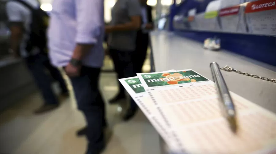 Ninguém acerta as seis dezenas da Mega-Sena 2965 e prêmio acumula em R$ 102 milhões; veja números sorteados