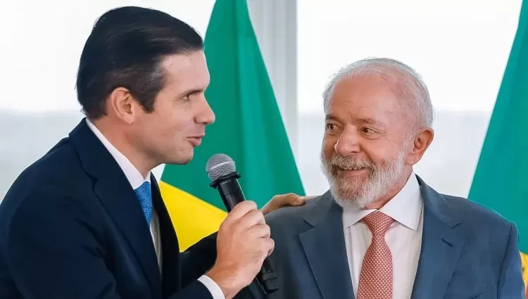 Lula convida e Hugo Mota confirma presença em churrasco promovido pelo presidente, em Brasília; PB deve estar na pauta