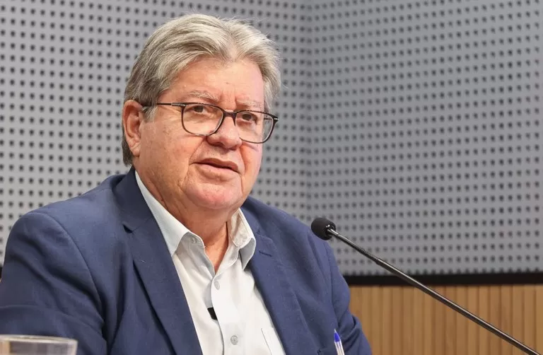João Azevêdo anuncia reajuste salarial linear de 10% para todos os servidores do Estado, elevando a folha em mais de R$ 1 bilhão por ano