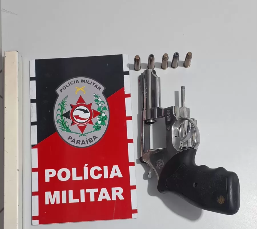 Polícia Militar prende indivíduo por porte ilegal de arma de fogo bairro Colinas do Sul, em São Bento