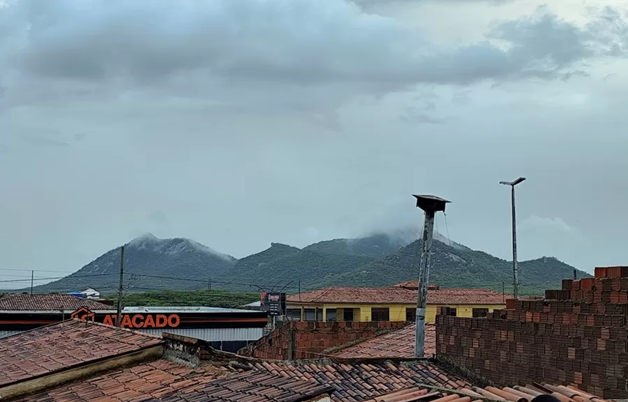 Catolé do Rocha registra chuva de até 80 mm de domingo para a madrugada desta segunda-feira (16)