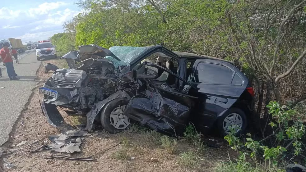 Acidente envolvendo três veículos deixa seis feridos na BR-230, na Paraíba