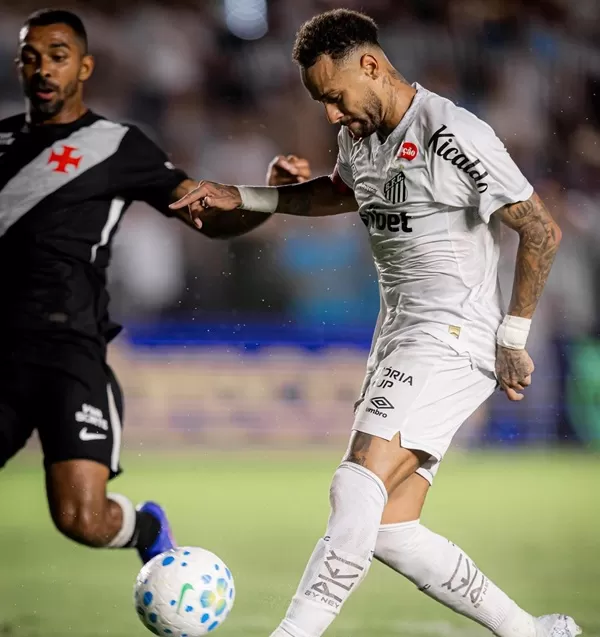 Com dois de Neymar, Santos vence a primeira e afunda Vasco na lanterna do Brasileirão