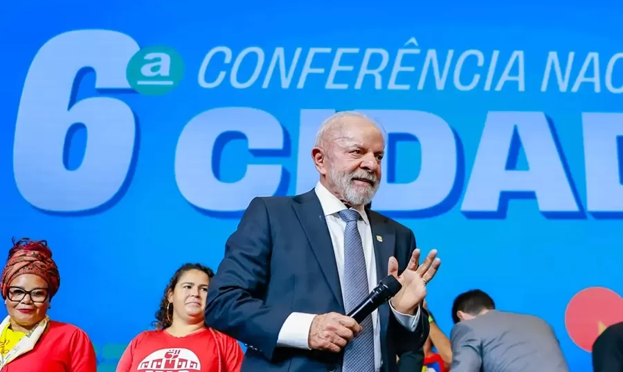 Lula critica Zema por não usar R$ 3,5 bi em obras de prevenção à chuva 