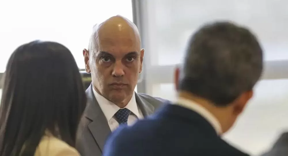 Senador Alessandro Vieira (MDB-SE) obtém assinaturas para CPI contra Moraes e Toffoli por caso Master