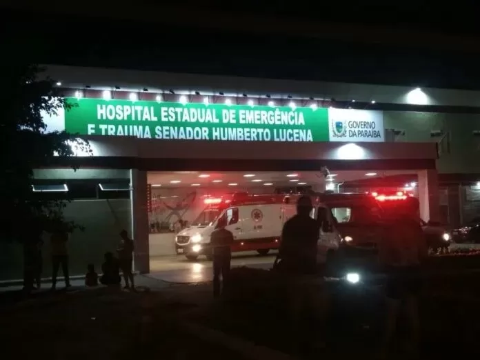 Homem destrói apartamento da mãe e fica ferido após pular do 2º andar em João Pessoa