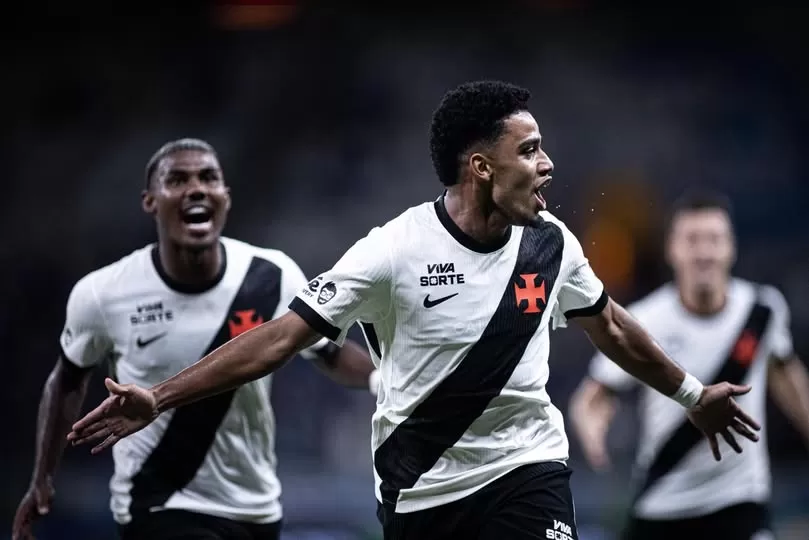 Em jogo com polêmica de arbitragem, Cruzeiro e Vasco empatam no Mineirão; Tite é demitido após jogo