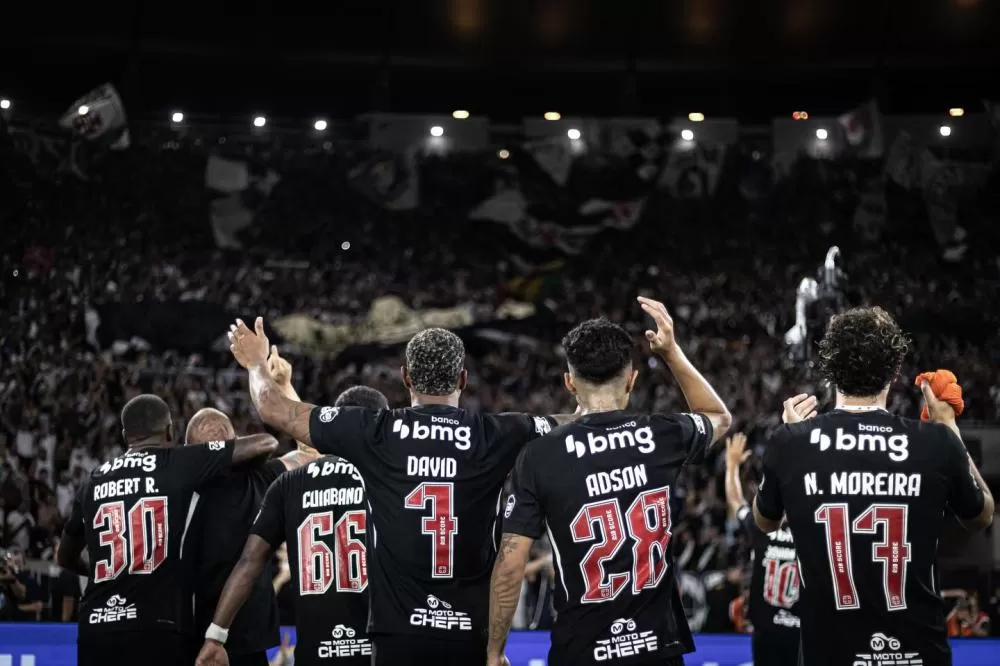 Time da Virada! Vasco vira nos acréscimos e bate o Fluminense no Maracanã