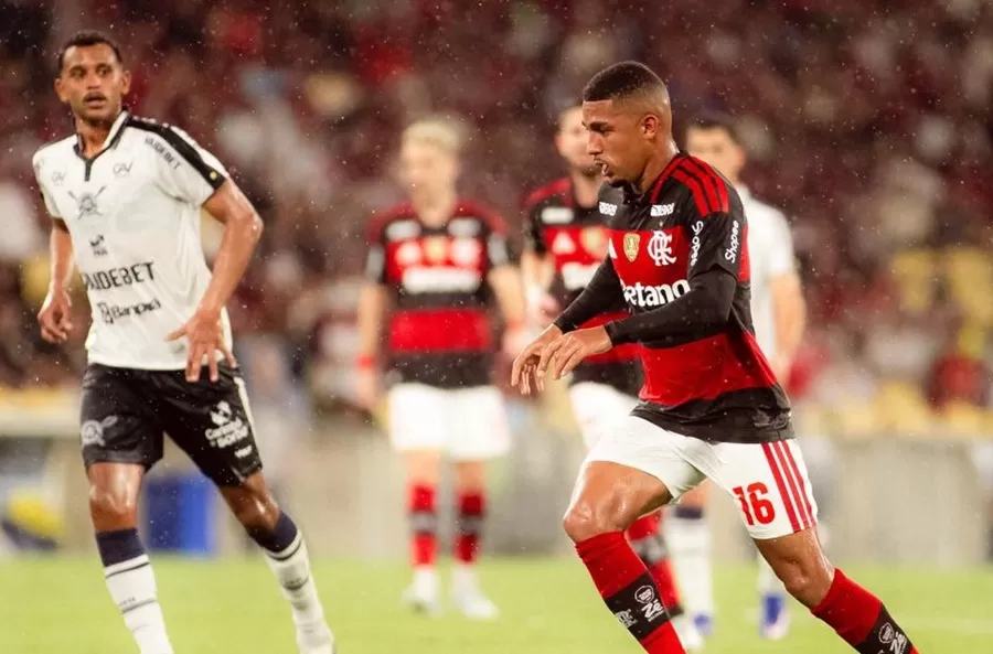 Flamengo bate o Remo sem sustos, vence a quarta seguida e entra no G-4