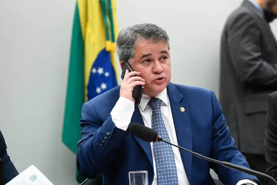 Suplente acusado de lavar dinheiro para Careca do INSS pagou boleto de R$ 51 mil do senador Efraim Filho