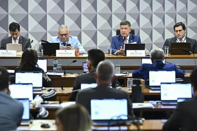 André Mendonça prorroga CPMI do INSS e Alcolumbre tem 48h para ler requerimento
