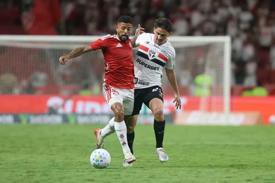 Calleri marca no fim e São Paulo arranca empate com Inter no Beira-Rio