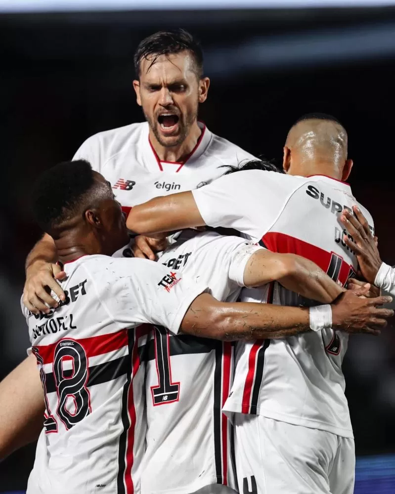 Com hat-trick de Ferreira, São Paulo goleia o Cruzeiro e assume a vice-liderança do Brasileirão