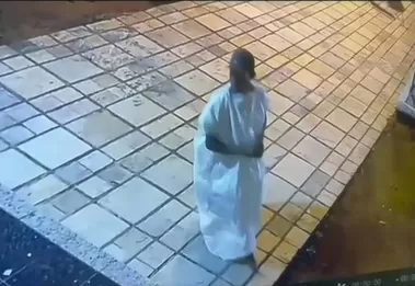 Suspeito de quebrar porta de vidro do Fórum de Catolé do Rocha é preso pela Polícia Militar