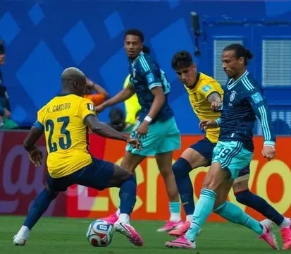 Divulgação - @latriecu