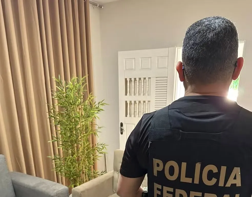 Operação contra abuso sexual infantil cumpre mandado de busca e apreensão no Sertão da PB — Foto: Divulgação / Polícia Federal na PB